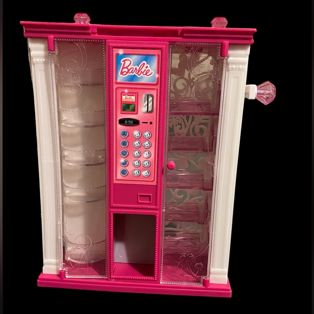 2013 Barbie Life in the Dreamhouse Fashion Vending Machine